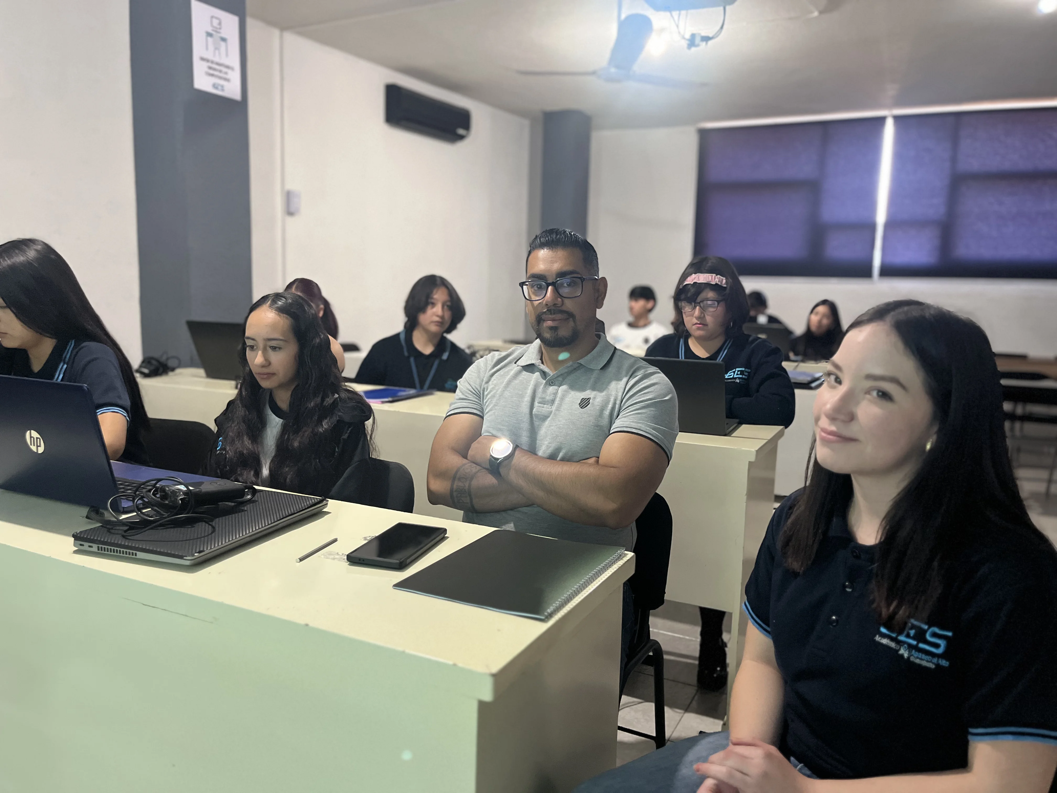 Comunidad estudiantil y vida universitaria en Universidad UGES